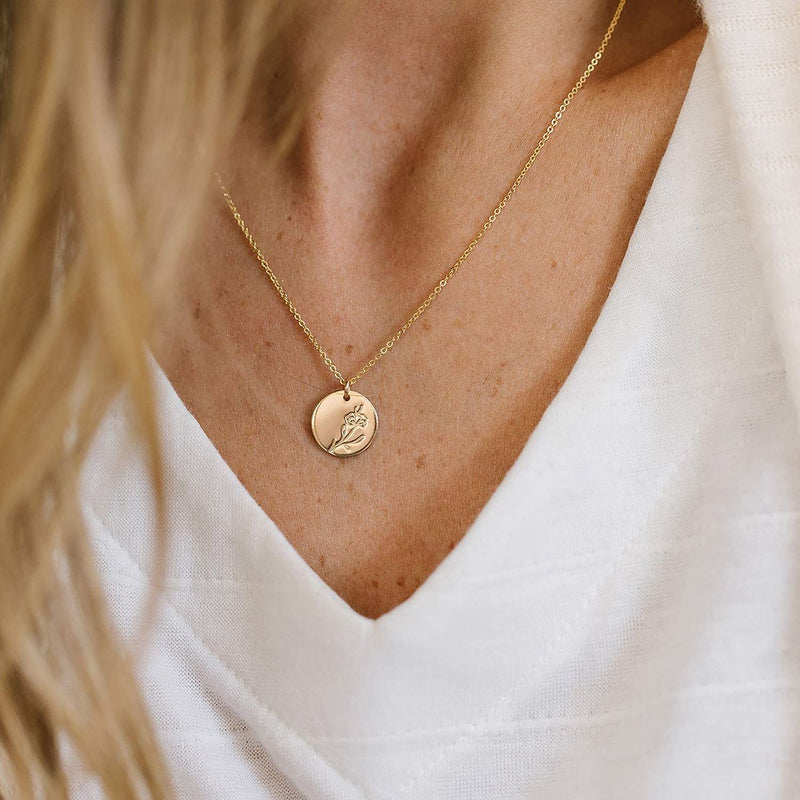 Dremmy Studios Birthday Flower Pendant Necklace 18K Gold Plated Exquisite Minimalist Birthday Flower Disc Pendant Carved Coin Necklace Minimalist Exquisite Customized Gift for Mom and Daughter, Metal, No Gems