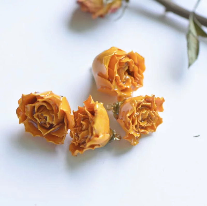 Dried flower glue rose charm pendant