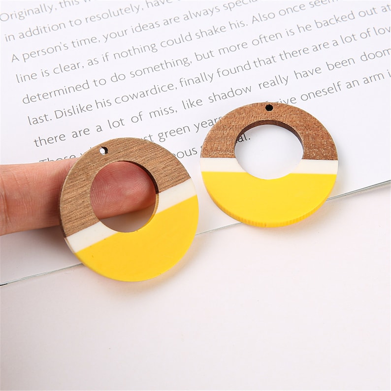 4pcs Epoxy Resin Pendants, Semi Translucent White Resin Findings, Wood and Resin Pendant, Color Blocked, Large Round Charm