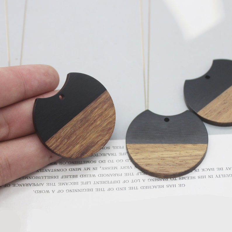 4pcs Epoxy Resin Pendants, Semi Translucent Black Resin Findings, Wood and Resin Pendant, Color Blocked, Large Round Charm