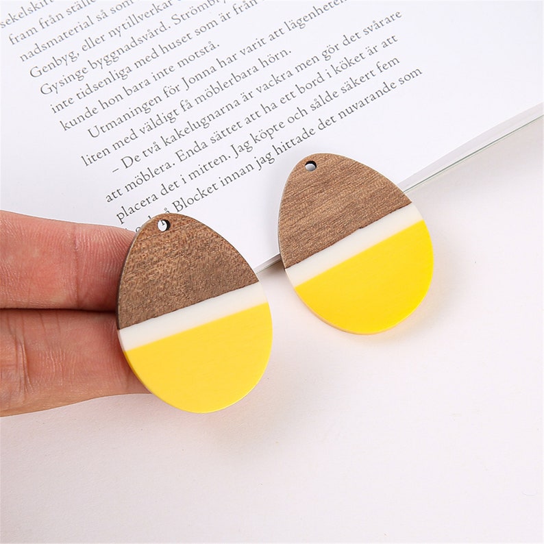 4pcs Epoxy Resin Pendants, Teardrop Translucent White Resin Findings, Wood and Resin Pendant, Color Blocked, Large Round Charm