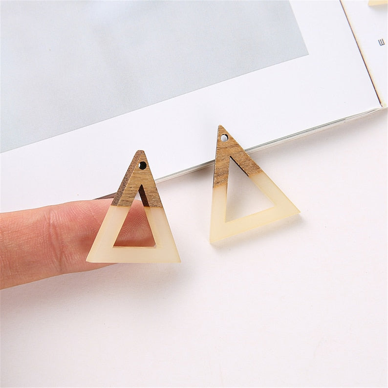 4pcs Epoxy Resin Pendants, Triangle Translucent White Resin Findings, Wood and Resin Pendant, Color Blocked, Large Round Charm