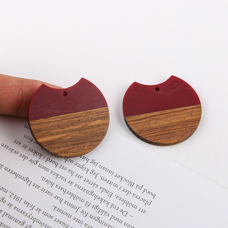 4pcs Epoxy Resin Pendants, Semi Translucent Red Resin Findings, Wood and Resin Pendant, Color Blocked, Large Round Charm