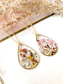 Preserved wild flower pendant necklace on 22k gold plated fine chain / boho chic / pressed flowers / jewellery / floral