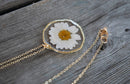 Real Flower Necklace/ Real Daisy Necklace / Botanical Jewelry / Flower Resin Necklace / Nature Necklace / Pressed Flower / Daisy Flower