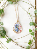 Preserved forget-me-not pendant necklace on gold plated chain / boho chic / pressed flowers / jewellery / floral