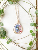 Preserved forget-me-not pendant necklace on 22k gold plated chain / boho chic / pressed flowers / jewellery / floral