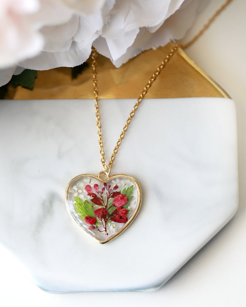 Handmade Pressed Real Flower Floral Resin Heart Pendant Necklace Gift for Women Girls