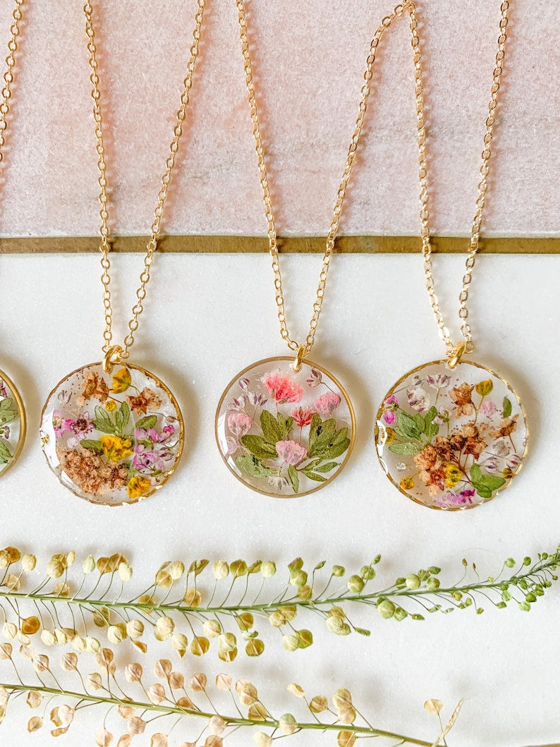 Pressed wild flower pendant necklace gold plated fine chain / boho chic / pressed flowers / jewellery / floral