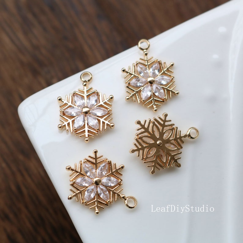 10PCS Gold Plated Cubic Zirconia Snowflake Charms, CZ Pave Flower Pendant, Rhinestone Charm, diy Jewelry Making