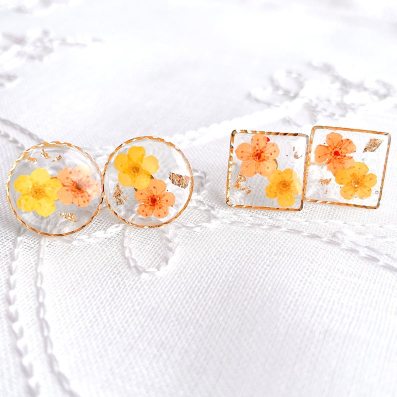 Handmade Round Circle Stud Earrings with Real Pressed Flowers, Yellow, Orange Flowers, Botanical Earrings, Unique, Gifts for her