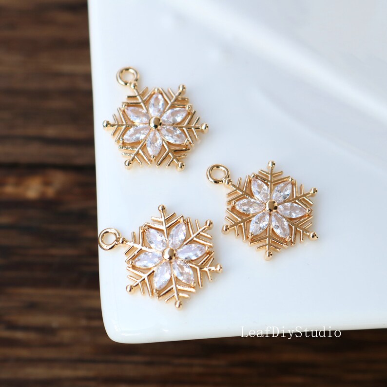 10PCS Gold Plated Cubic Zirconia Snowflake Charms, CZ Pave Flower Pendant, Rhinestone Charm, diy Jewelry Making