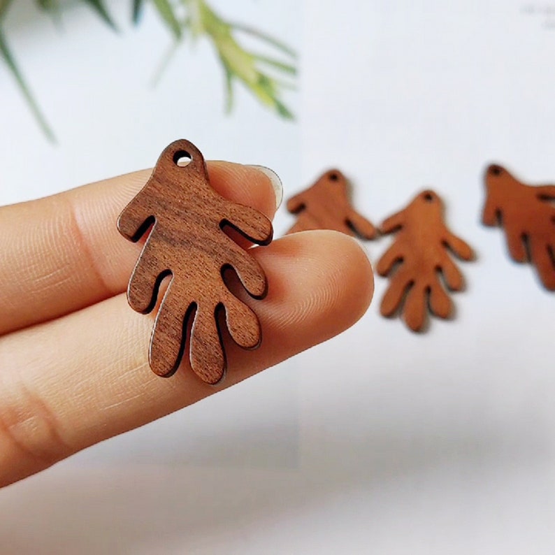 4pcs Tortoise Leaf Shape Pendants, Wood Leaf Charm, Wood Findings, Wood Jewelry Making