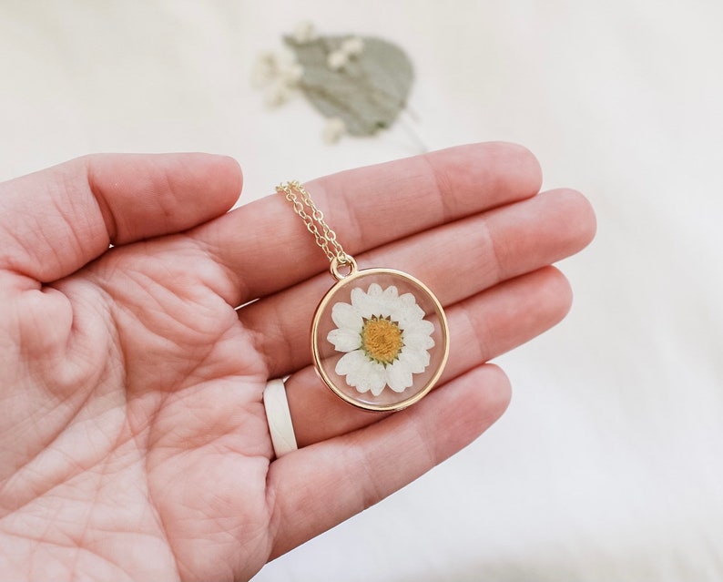 Daisy Pressed Wildflower Necklace | Resin Necklace | Dried Wildflowers | Handmade | Pendant | Vintage | Real Flower | April Birth Month