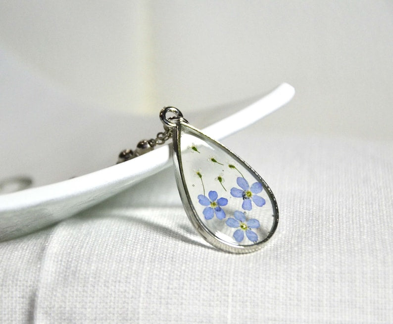 Necklace with forget-me-not flowers, resin jewel with myosotis flowers