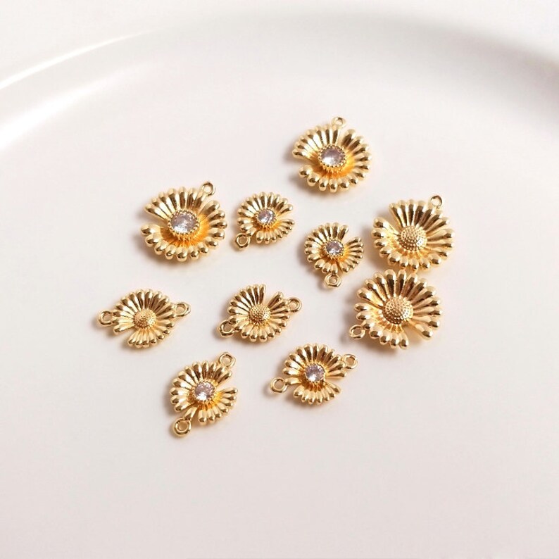 10pcs CZ Pave daisy Charm, small flower Zircon Connector Pendant , Jewelry Making, Zircon Material Craft Supplies