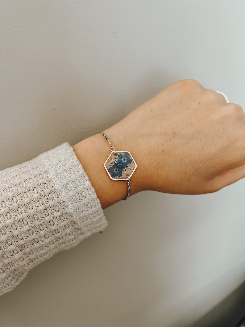 Forget-Me-Not and Queen Anne's Lace Pressed Wildflower Bracelet | Resin Bracelet | Dried Wildflowers | Bridesmaid Gift | Real Flower