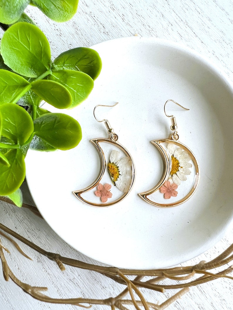 Moon Pressed Daisy Flower Earrings | Multi Flower Celestial Earrings | Resin Moon Jewelry | Resin Dried Wild Flower Drop Earrings