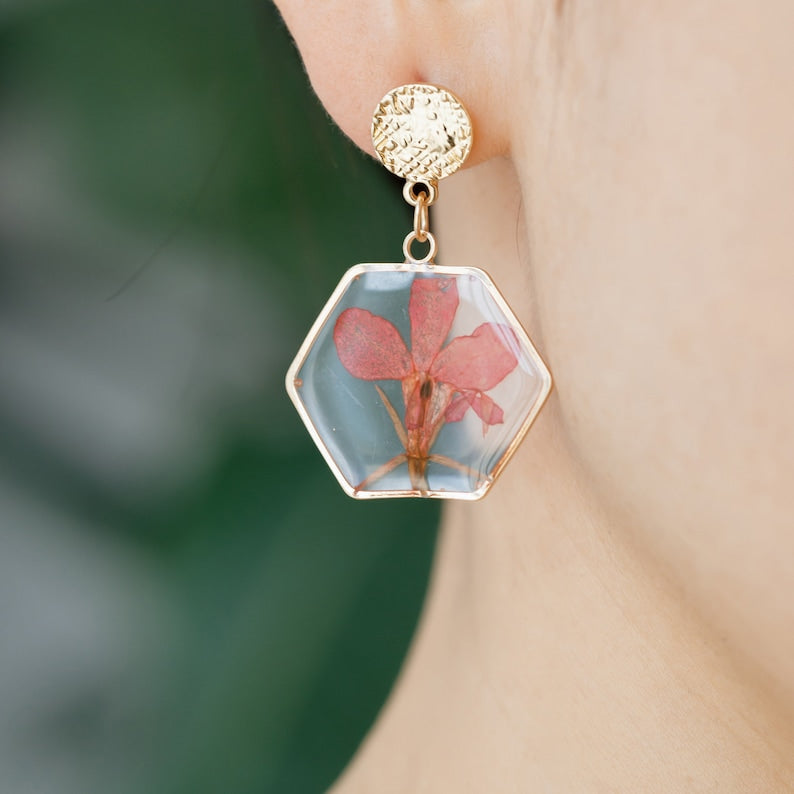 Hexagonal Earrings Gold Real flowers, Resin Dried Flowers Pressed, Dainty Drop Earrings, Gifts for Bridsmaid