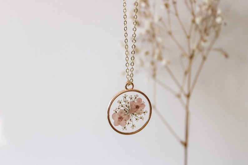 Queen Anne's Lace and Pink Pressed Wildflower Necklace | Resin Necklace | Dried Wildflowers | Handmade | Pendant | Real Flower