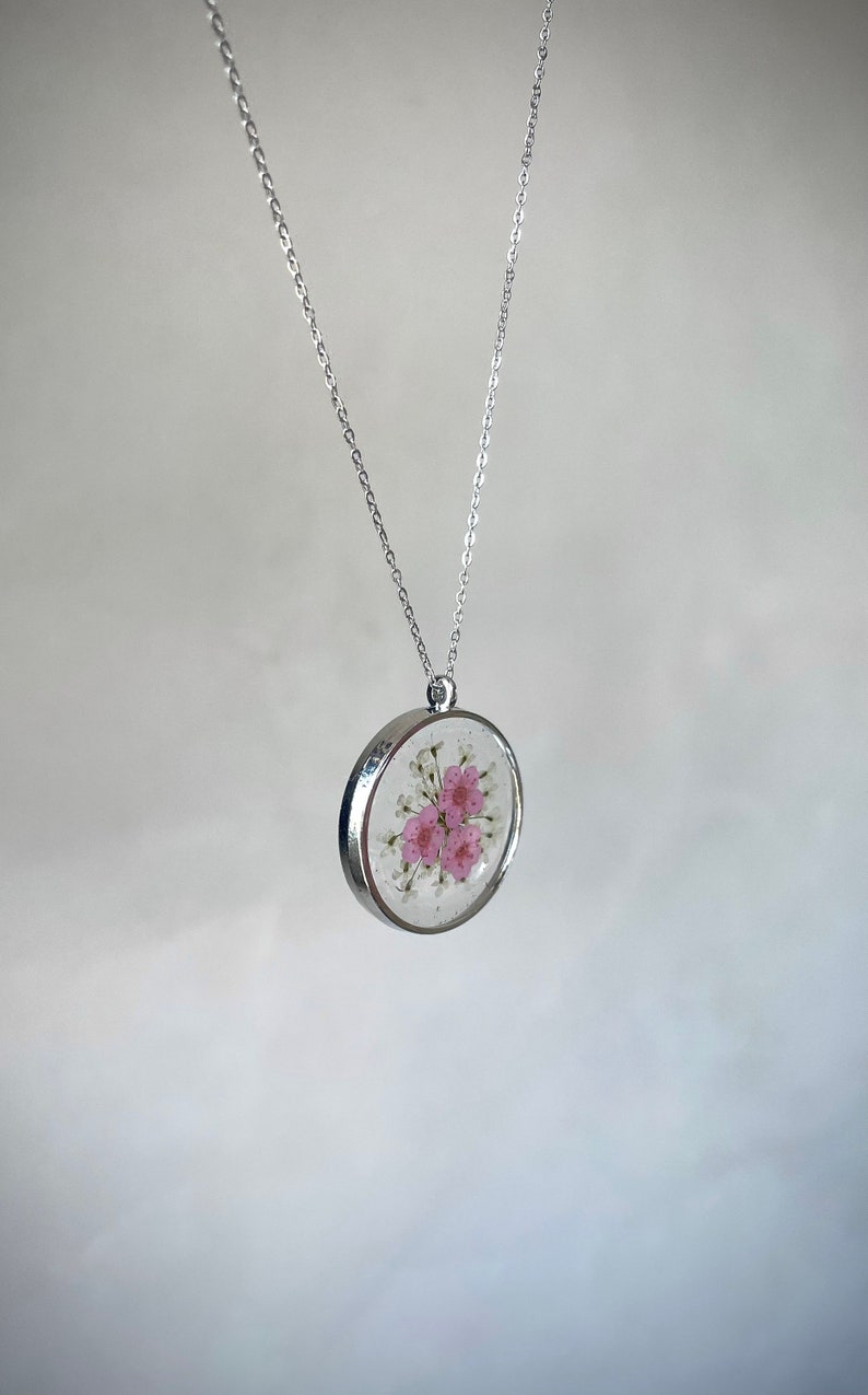 Forget-me-not flower necklace, resin jewel with Myosotis flowers