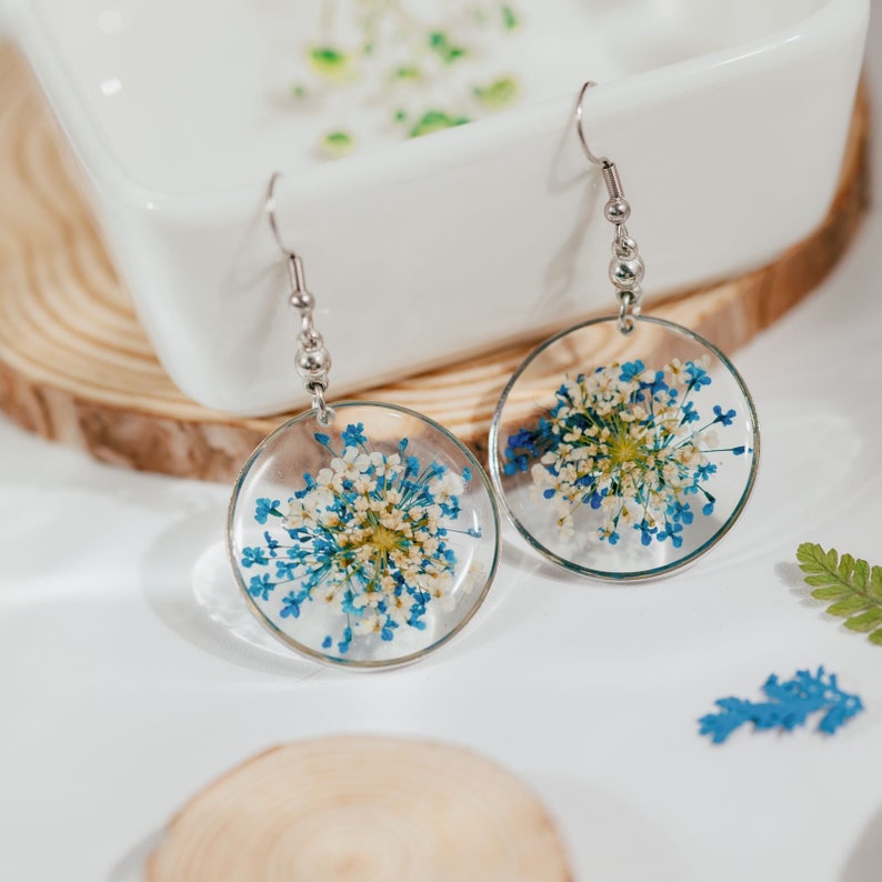 Babybreath Pressed Flower Earrings, Real Dried Flower Earrings, Resin Earrings, Dangle Drop Earrings, Bridesmaid Earring Gift