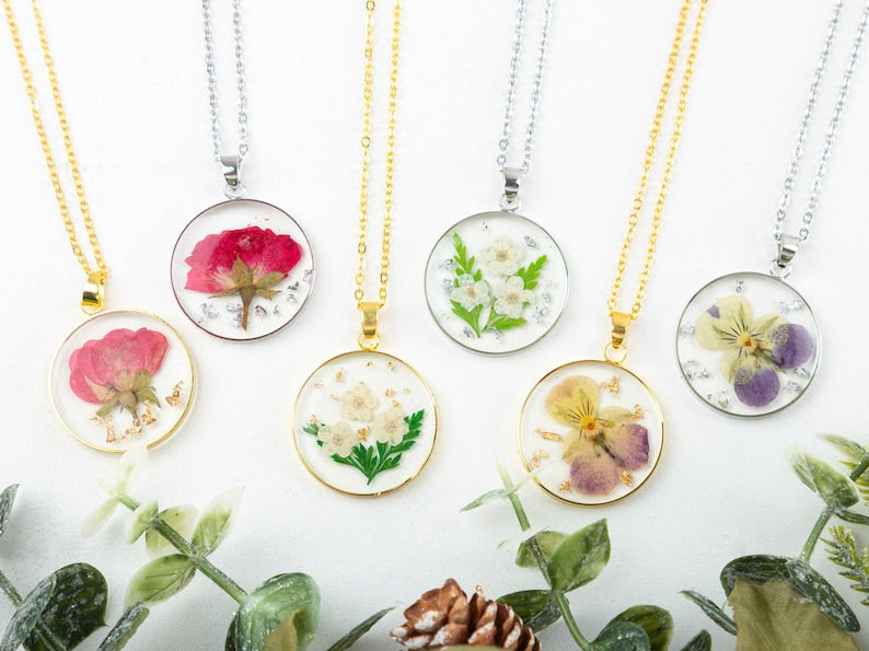 Birth Flower Necklace,Real Dried Flower Necklace,Pressed flowers,Birth Month Flower Necklace,Birthday Gifts For Her,Bridesmaid Gifts