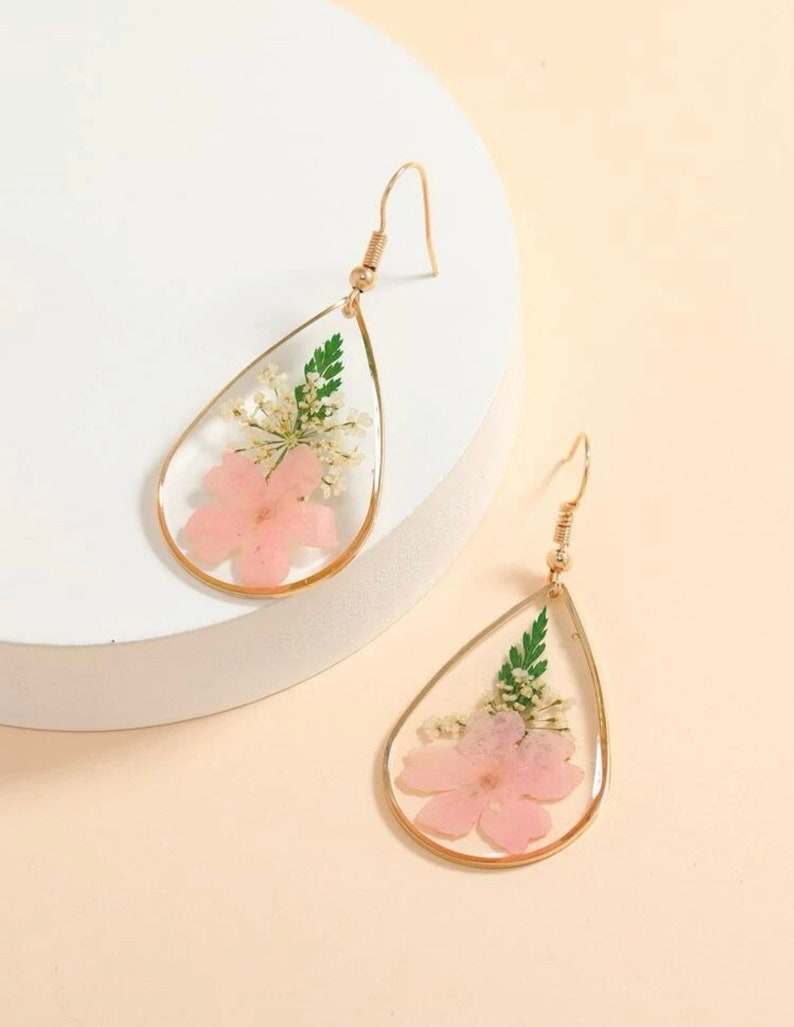 Pressed Flower Drop Earrings, Resin Heart Flower Dangles, Transparent Flower Round Earrings, Dried Flower, Floral Earrings, Aesthetic