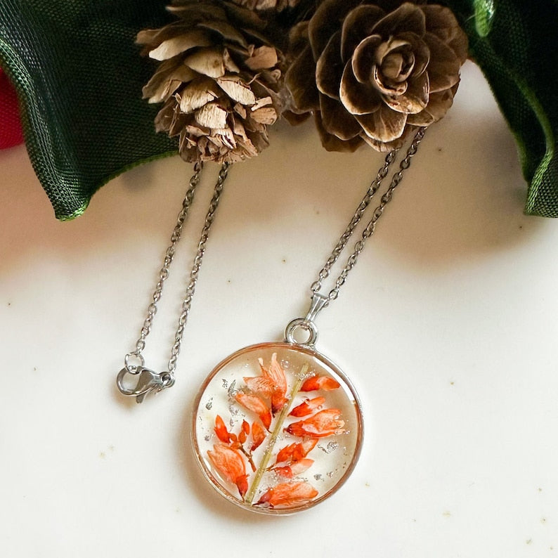 Resin flower necklace, Broom necklace, Botanical necklace, Pressed flower gifts, Nature lover gift, Nature inspired jewelry