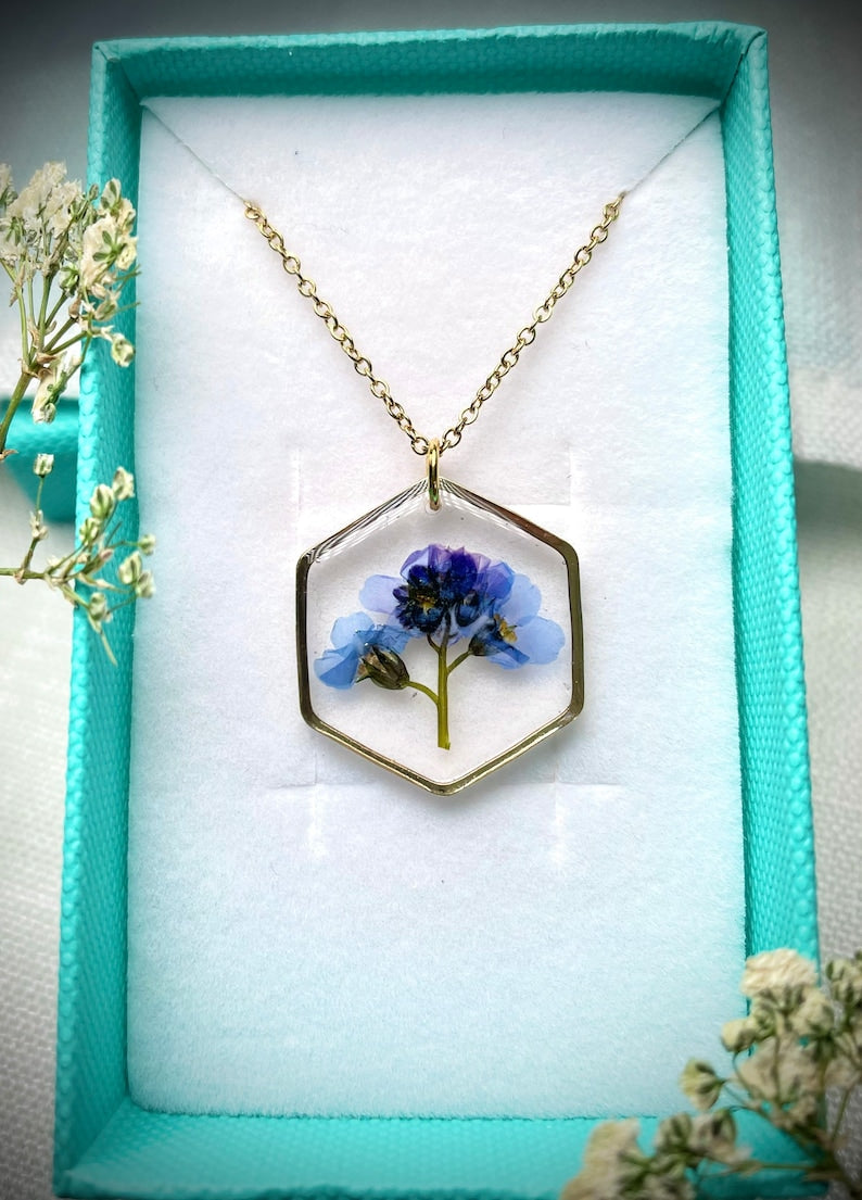 Forget-me-not flower necklace, resin jewel with Myosotis flowers