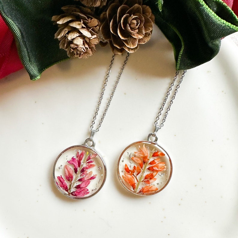 Resin flower necklace, Broom necklace, Botanical necklace, Pressed flower gifts, Nature lover gift, Nature inspired jewelry