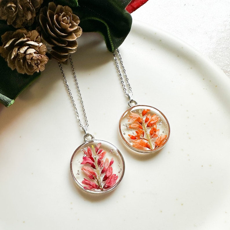 Resin flower necklace, Broom necklace, Botanical necklace, Pressed flower gifts, Nature lover gift, Nature inspired jewelry