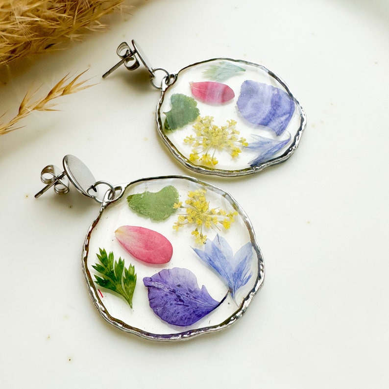 Plant earrings dangle, Handmade jewelry with real pressed flowers, Petals earrings, Resin flower earrings, Pressed flowers resin