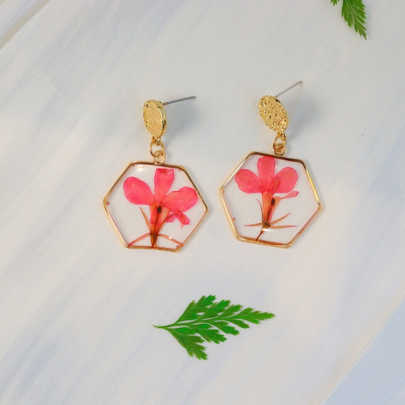 Hexagonal Earrings Gold Real flowers, Resin Dried Flowers Pressed, Dainty Drop Earrings, Gifts for Bridsmaid