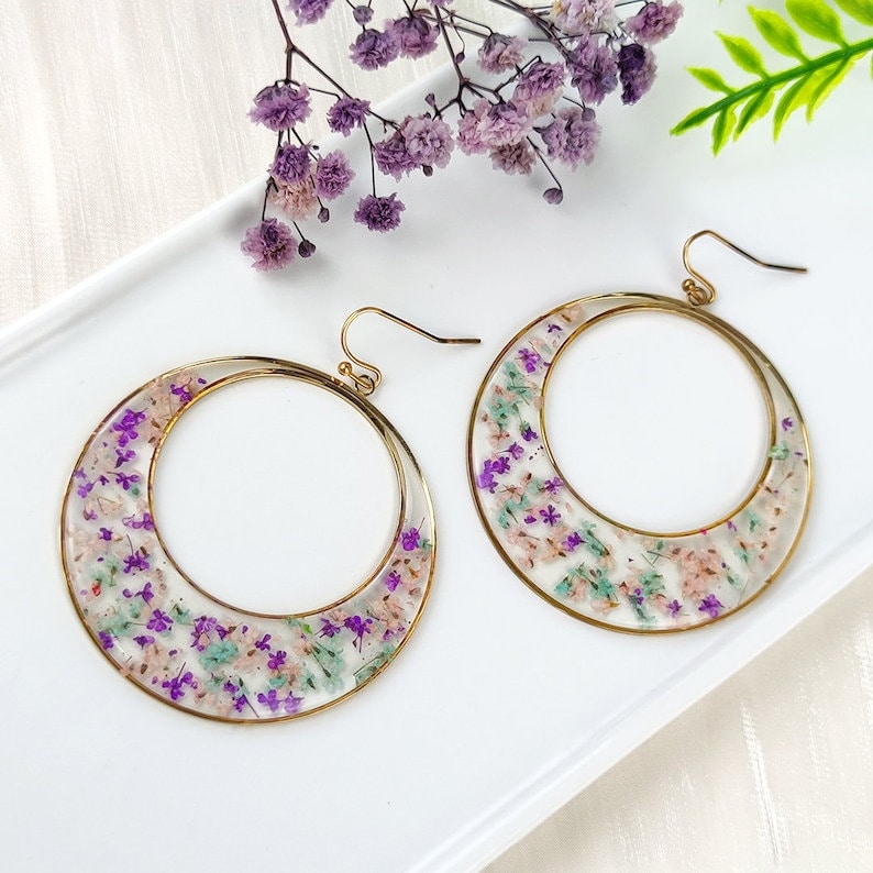 Pressed Flower Earrings Dried Flower Earrings Resin Flower Earrings Handmade Earrings Vintage flower earrings Nature-inspired earrings