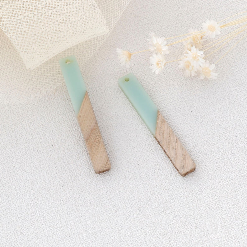 4pcs Epoxy Resin Pendants, Long Stick Translucent White Resin Findings, Wood and Resin Pendant, Color Blocked, Long BarCharm