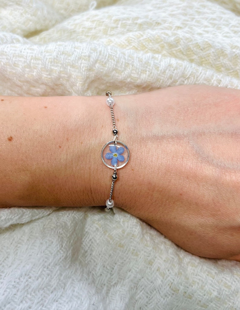 Forget me not bracelet | Silver bracelet with forget me not flowers | Dried flowers in resin | Flower jewelry | Forget me not jewelry