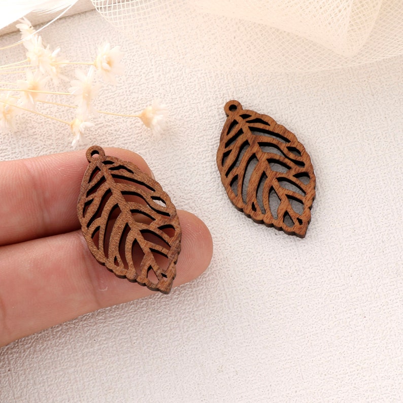 4pcs Tortoise Leaf Shape Pendants, Wood Leaf Charm, Wood Findings, Wood Jewelry Making