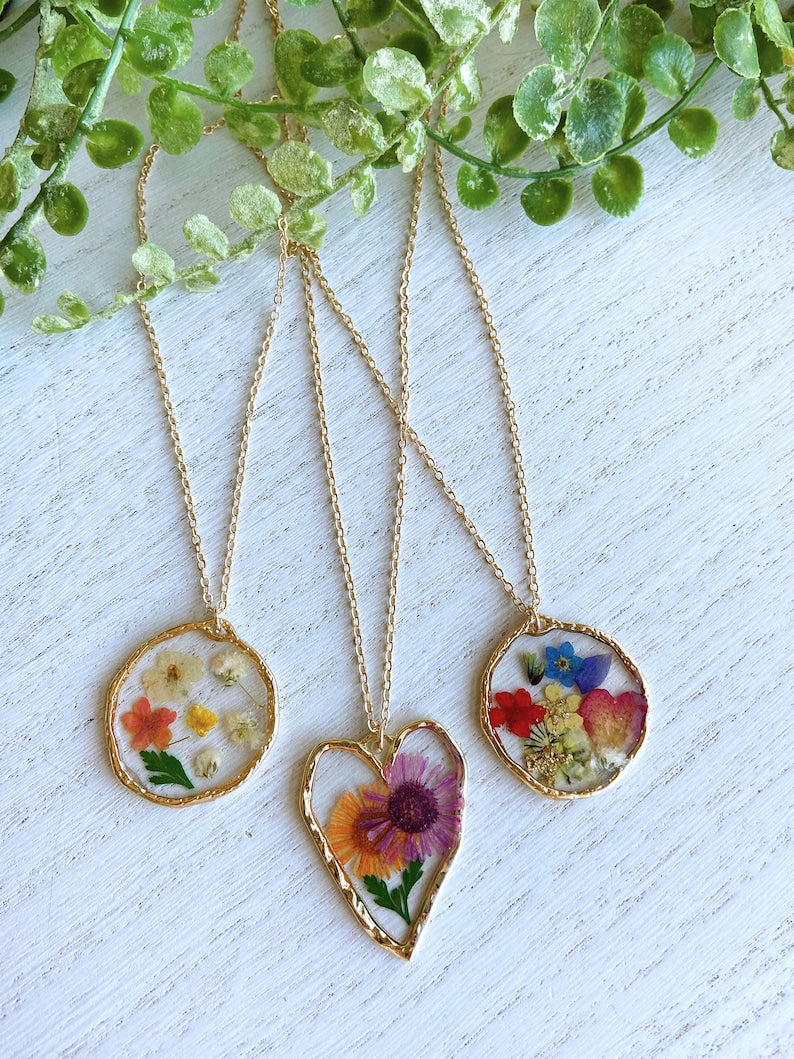 Pressed Wild Flower Necklace | Multi Flower Necklace | Resin Jewelry | Resin Dry Flower Necklace | Resin Dried Flower Necklace Forget Me Not