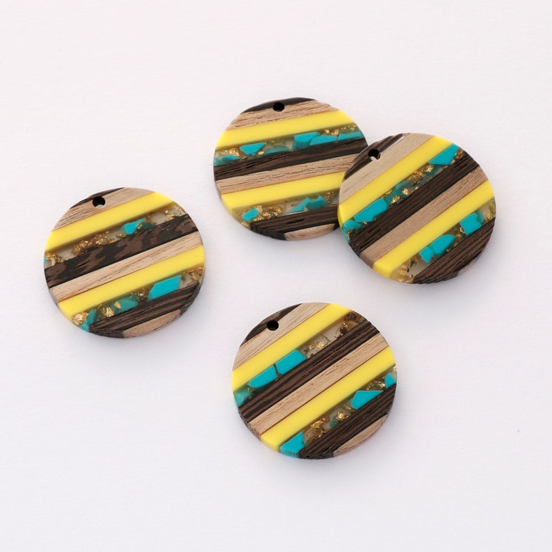 4pcs Epoxy Resin Pendants, Round Translucent Yellow Resin Findings, Wood and Resin Pendant, Color Blocked, Large Round Charm