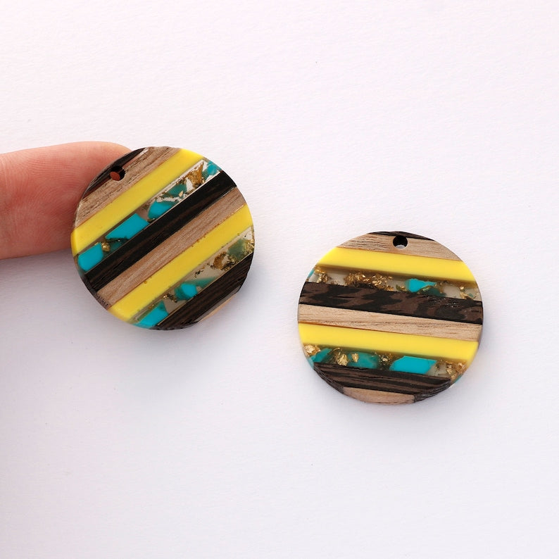 4pcs Epoxy Resin Pendants, Round Translucent Yellow Resin Findings, Wood and Resin Pendant, Color Blocked, Large Round Charm