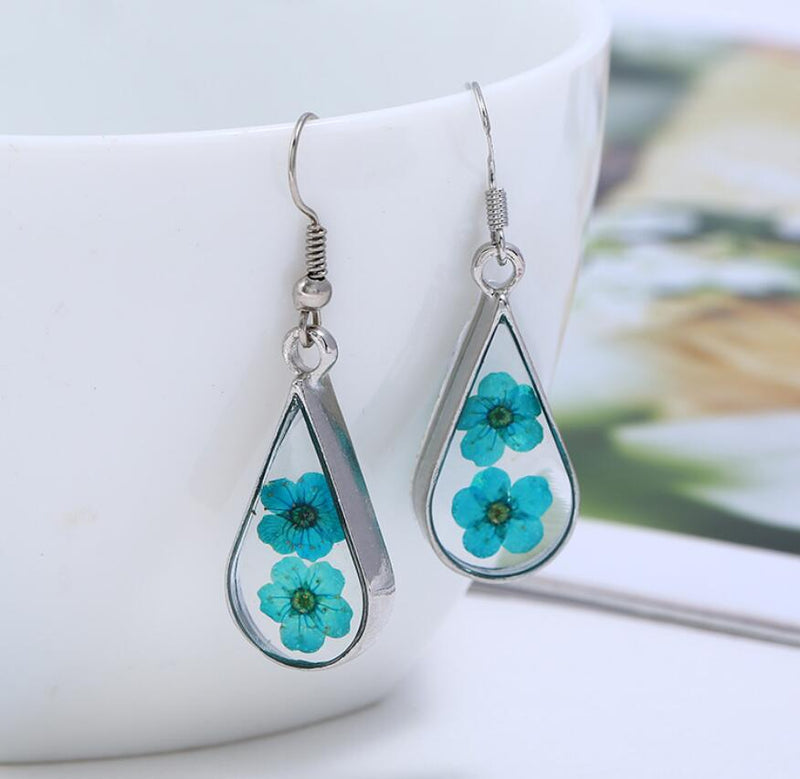 Handmade resin dried flower earrings