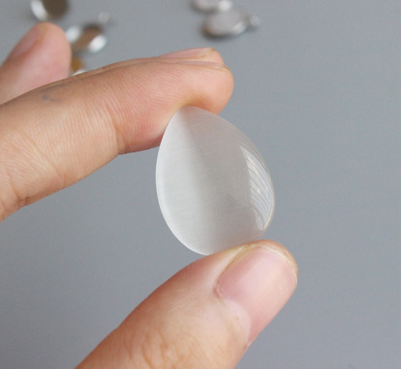 10 pieces Teardrop glass 18x25mm Cabochon