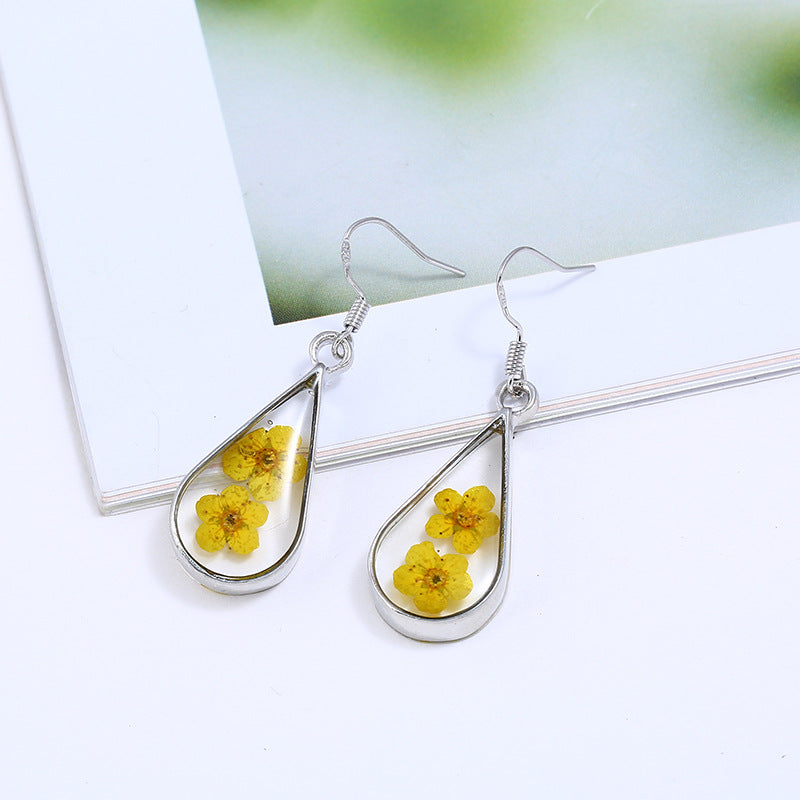 Handmade resin dried flower earrings