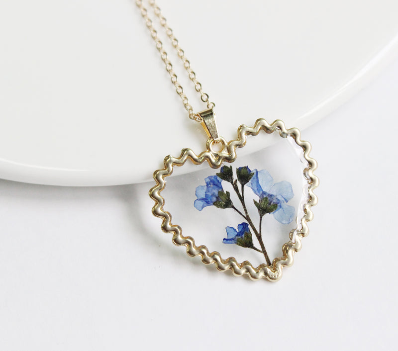 1pcs  Handmade Heart-shaped pressed flower pendant jewelry