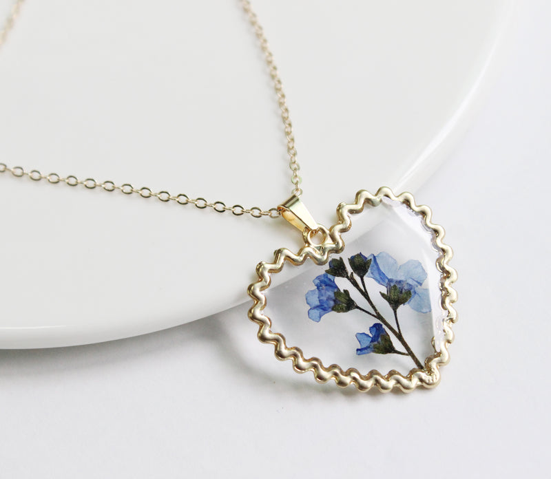 1pcs  Handmade Heart-shaped pressed flower pendant jewelry