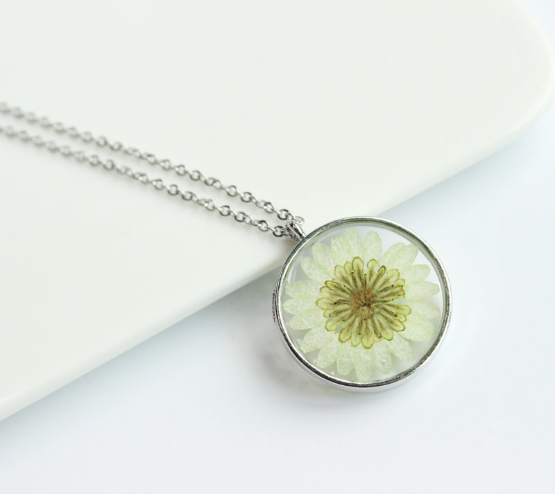 1pcs pressed flower jewelry, Real chrysanthemum pressed flower pendant necklace