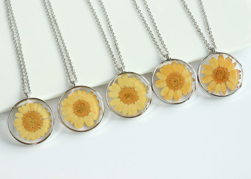 1pcs Orange chrysanthemum pressed flower pendant necklace