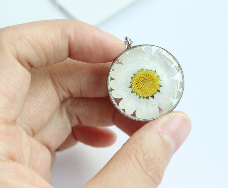 1pcs White chrysanthemum pressed flower pendant necklace, Real Flower Jewelry